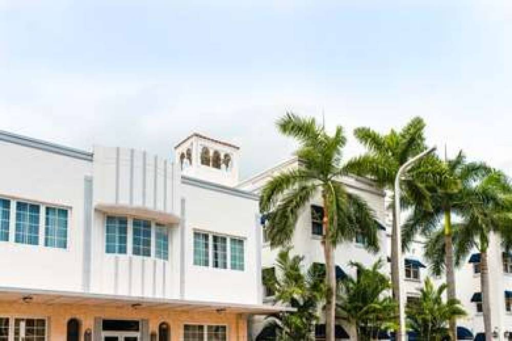 BLUE MOON HOTEL 2