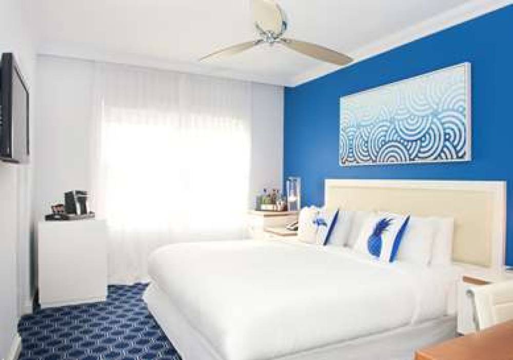 BLUE MOON HOTEL 9