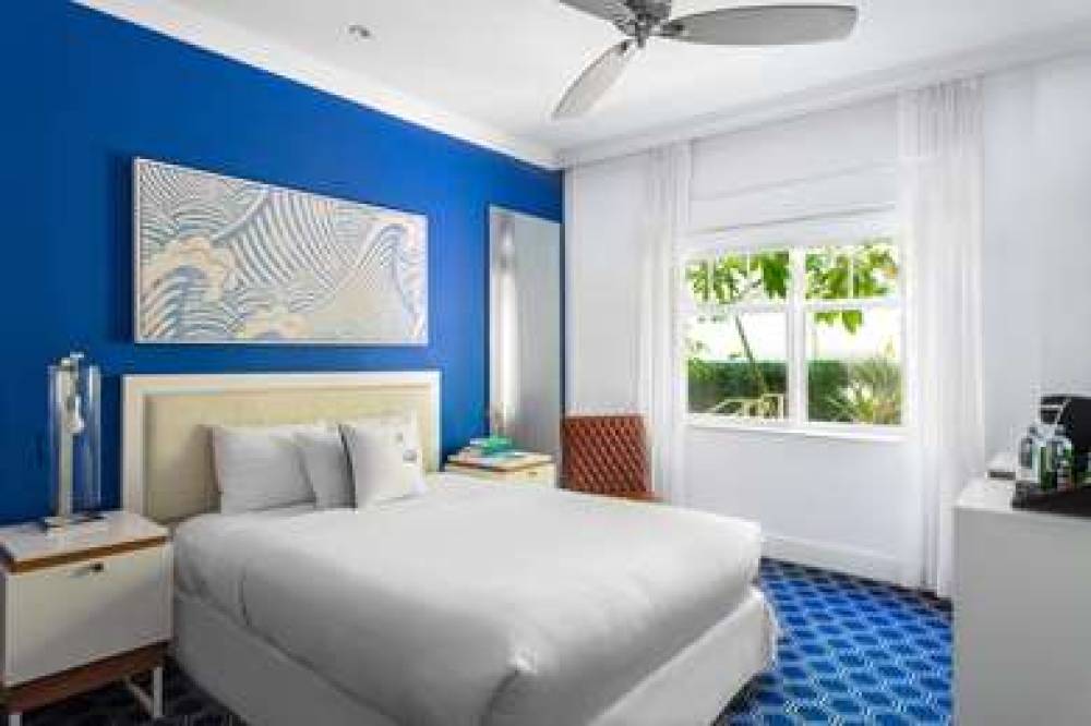 BLUE MOON HOTEL 1