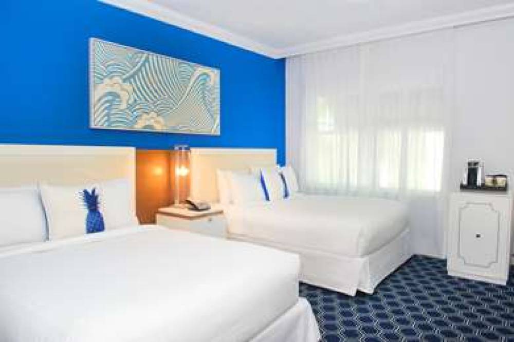 BLUE MOON HOTEL 5