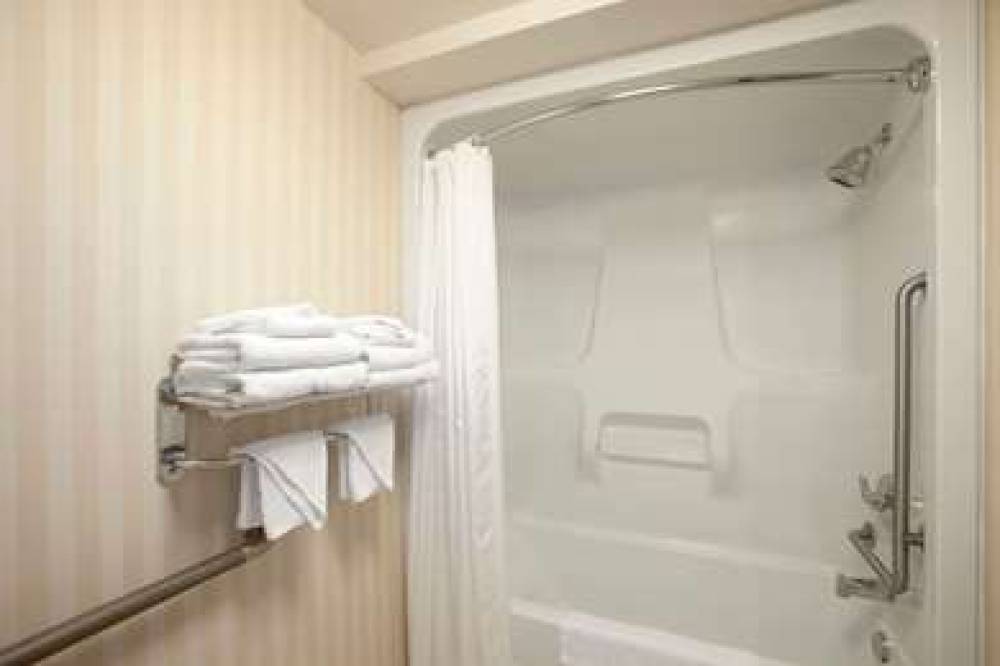 BORDER INN AND SUITES 6