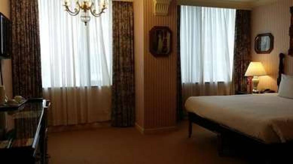 BRITANNIA INTERNATIONAL HOTEL 9