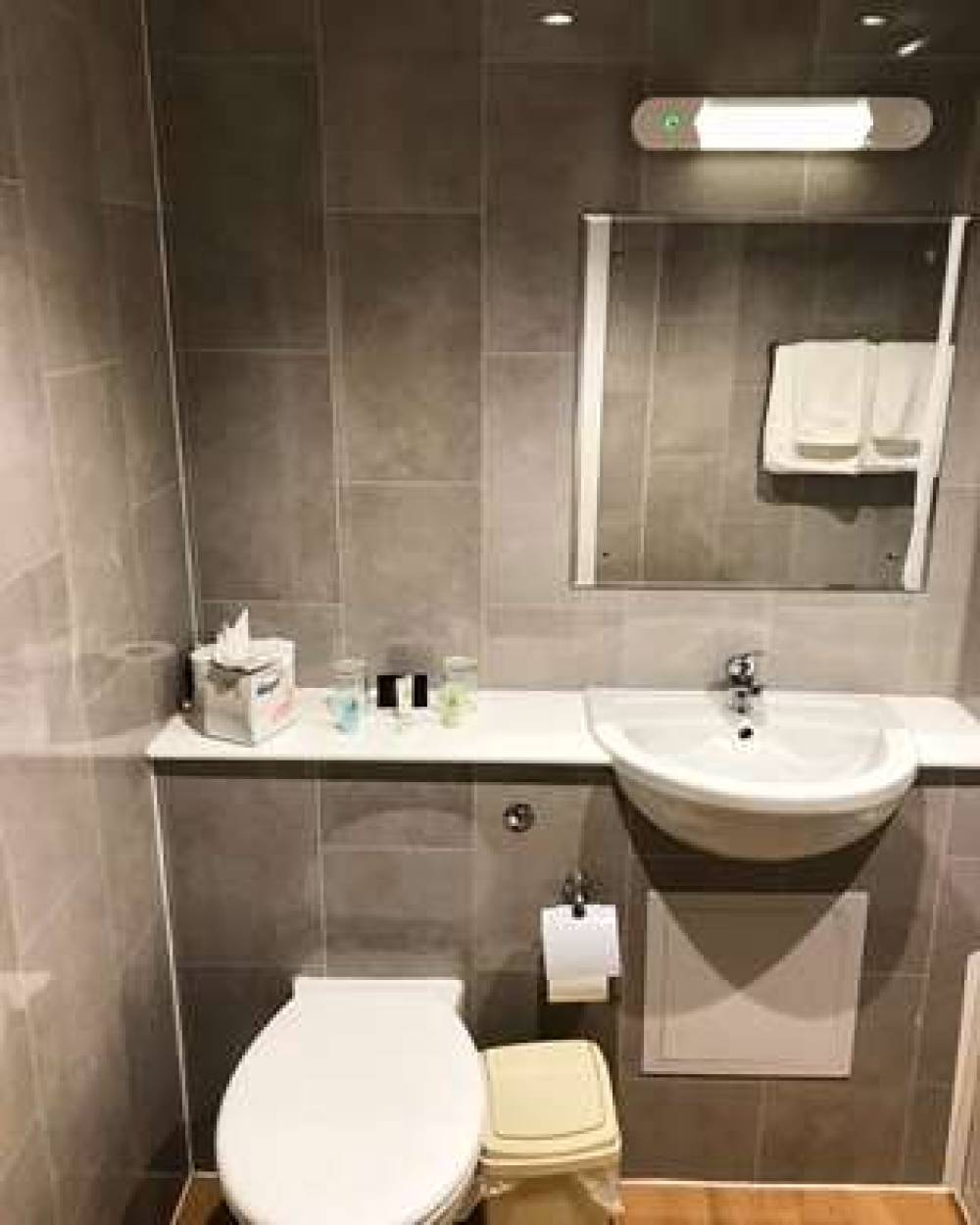 BRITANNIA INTERNATIONAL HOTEL 6