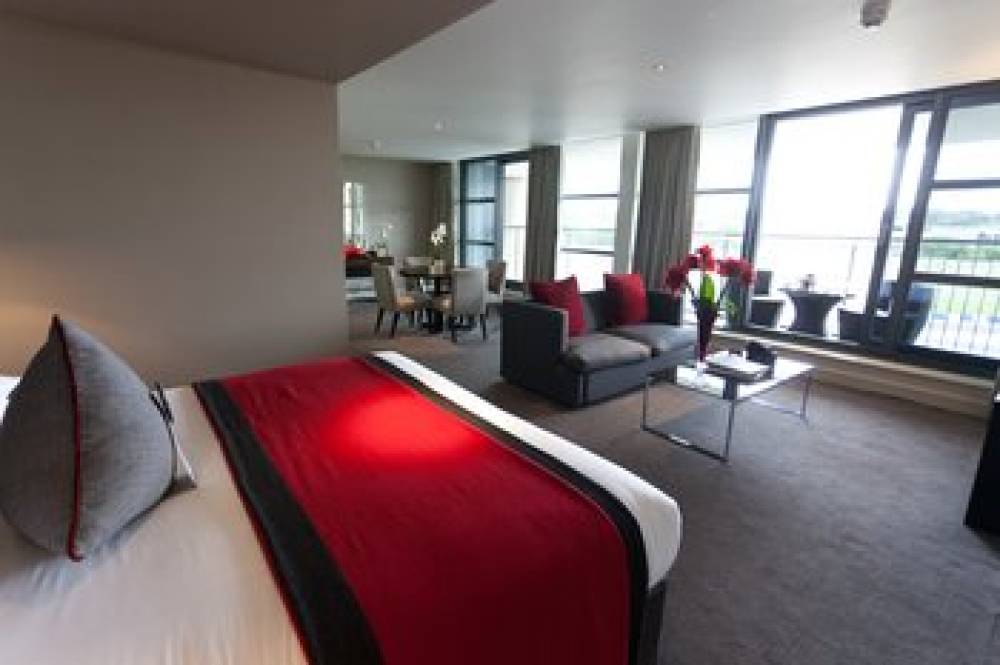 Brooklands Hotel Surrey 5