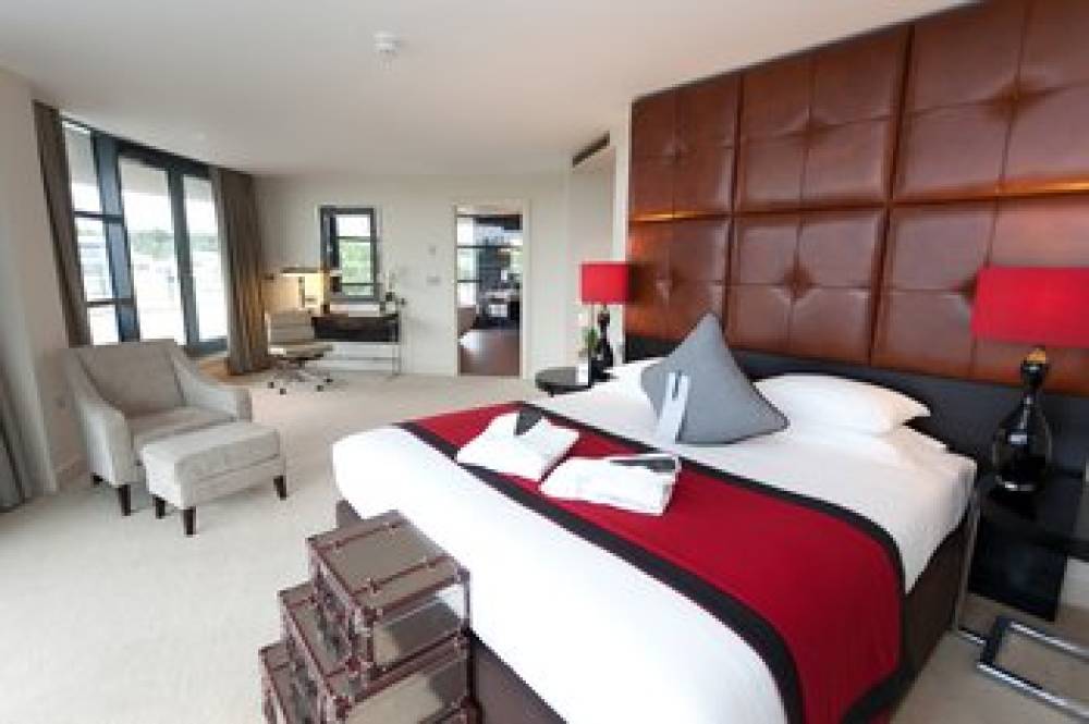Brooklands Hotel Surrey 2