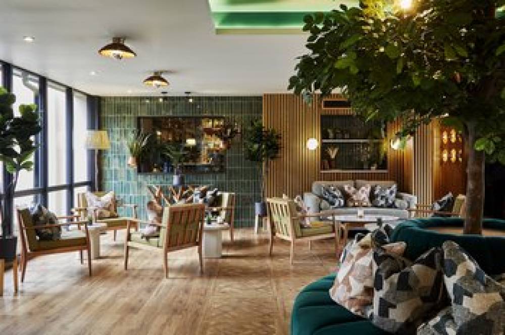 BURNHAM BEECHES HOTEL 3