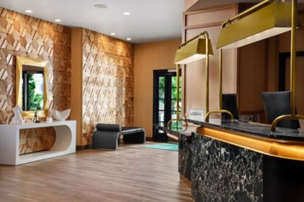 Burton House Beverly Hills A Tribute Portfolio Hotel 6