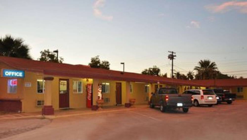 CALIFORNIA SUITES MOTEL 4