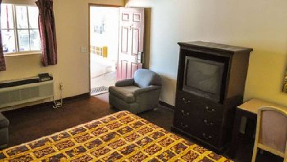 CALIFORNIA SUITES MOTEL 10
