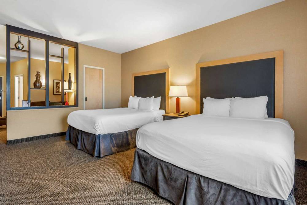 Cambria Hotel Akron - Canton Airport 10
