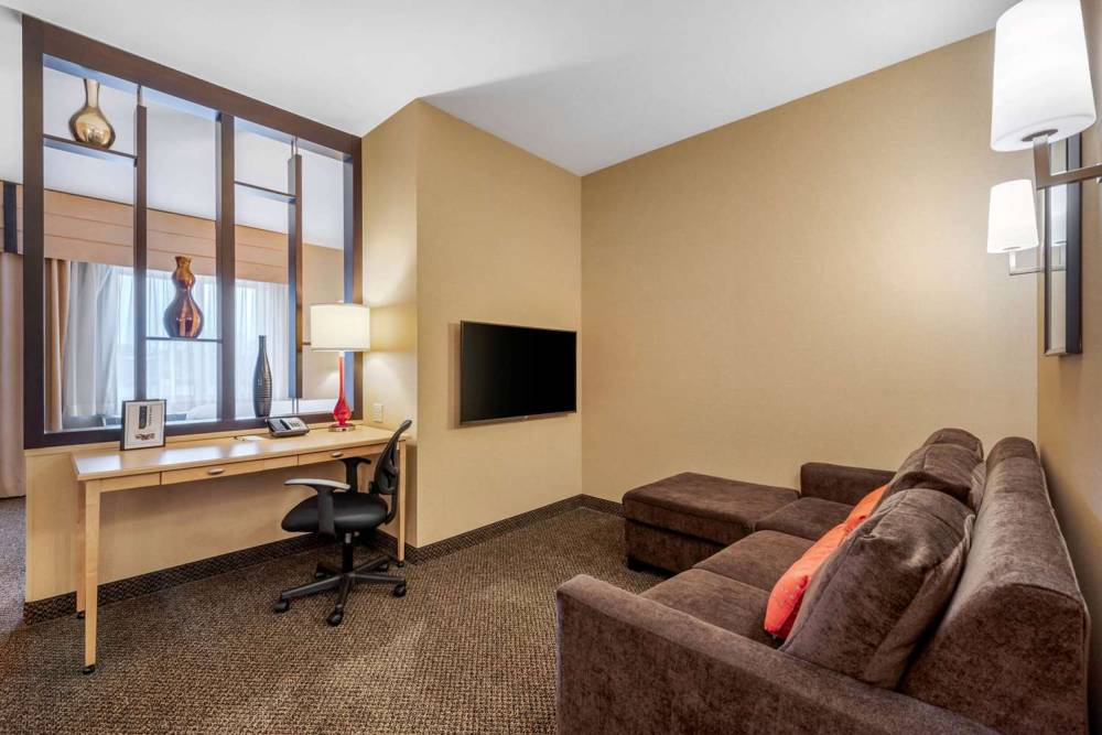 Cambria Hotel Akron - Canton Airport 3