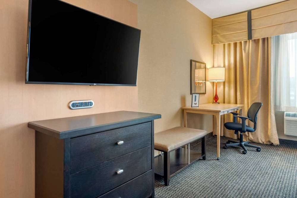 Cambria Hotel Akron - Canton Airport 5