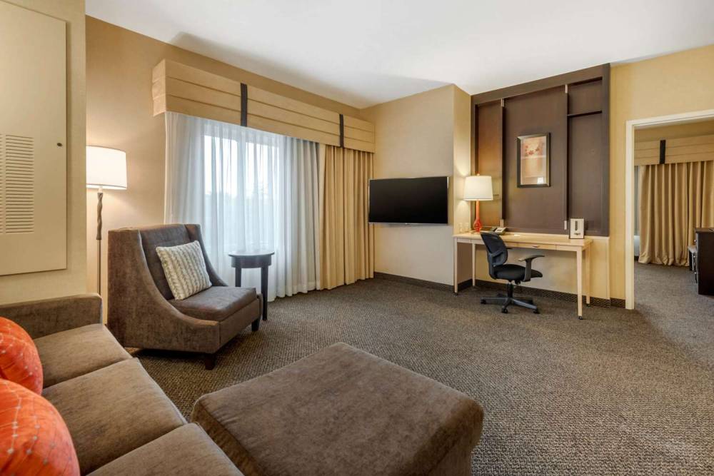 Cambria Hotel Akron - Canton Airport 8