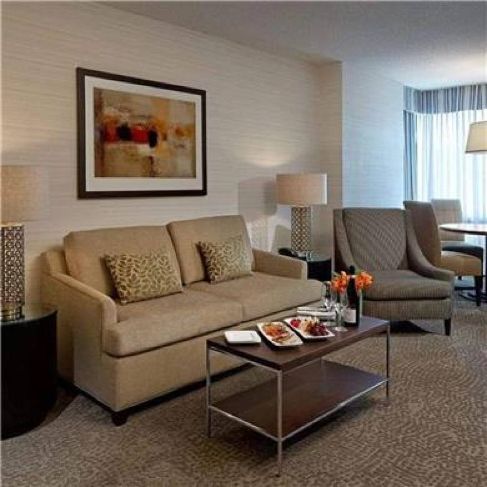 CAMBRIDGE SUITES TORONTO 4