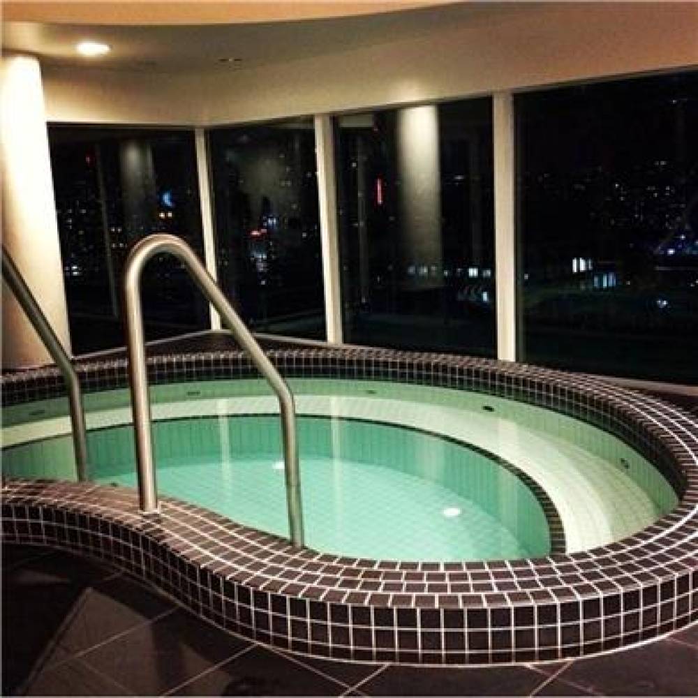 CAMBRIDGE SUITES TORONTO 6