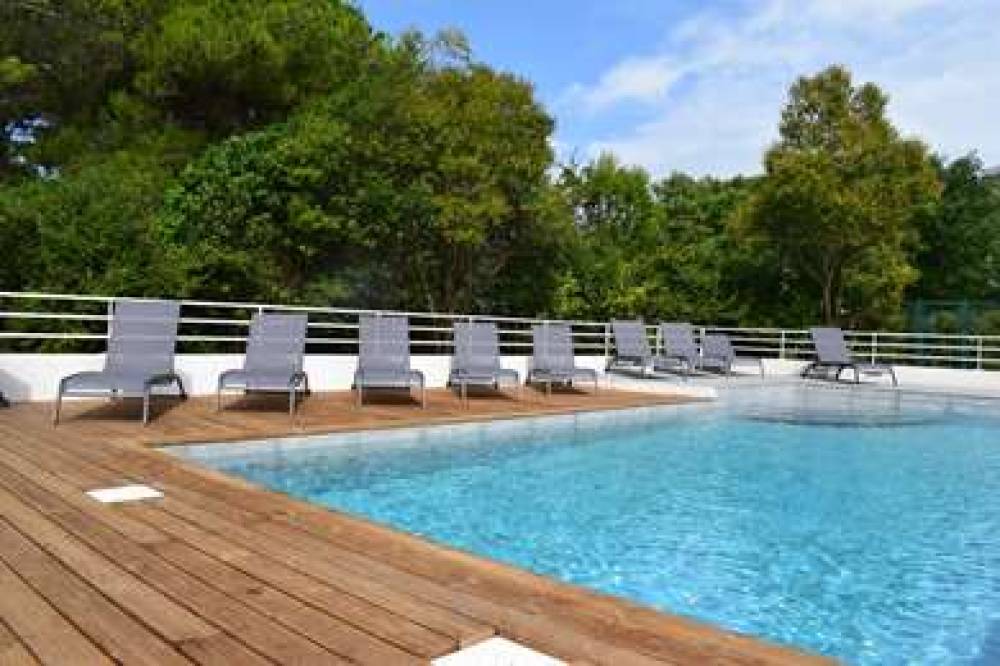 CAMPANILE AIX EN PROVENCE OUEST - J 3