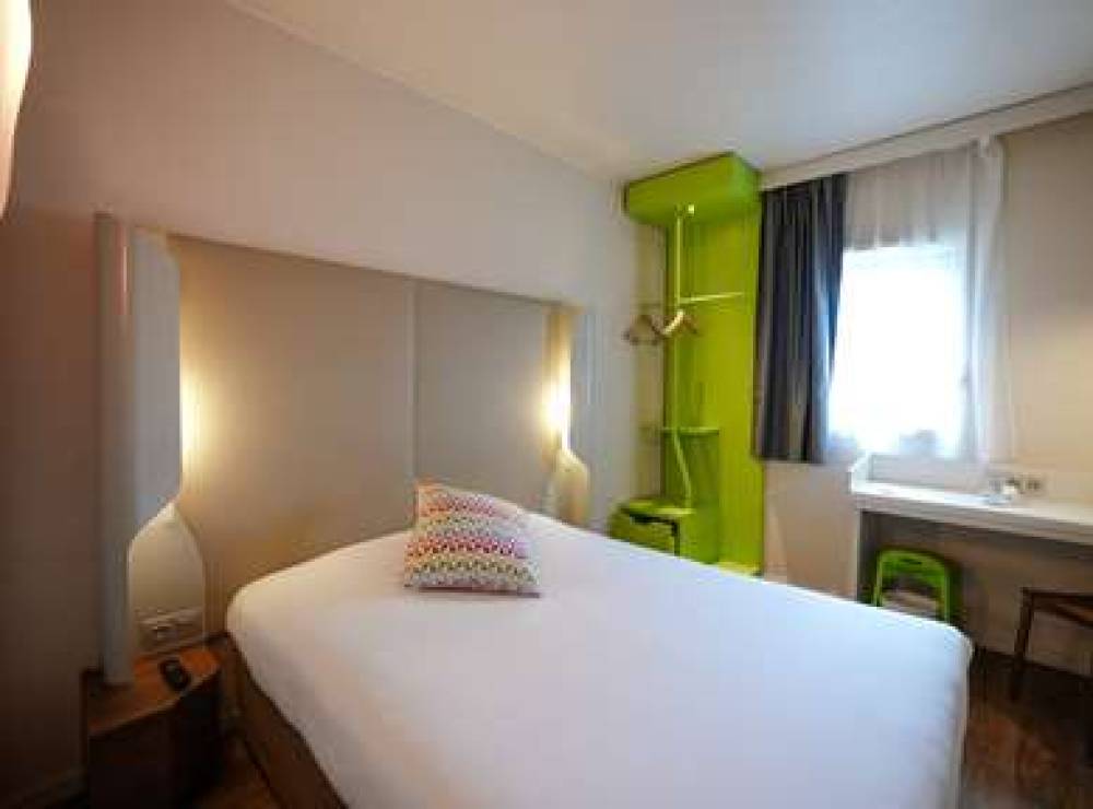 CAMPANILE ROISSY 9
