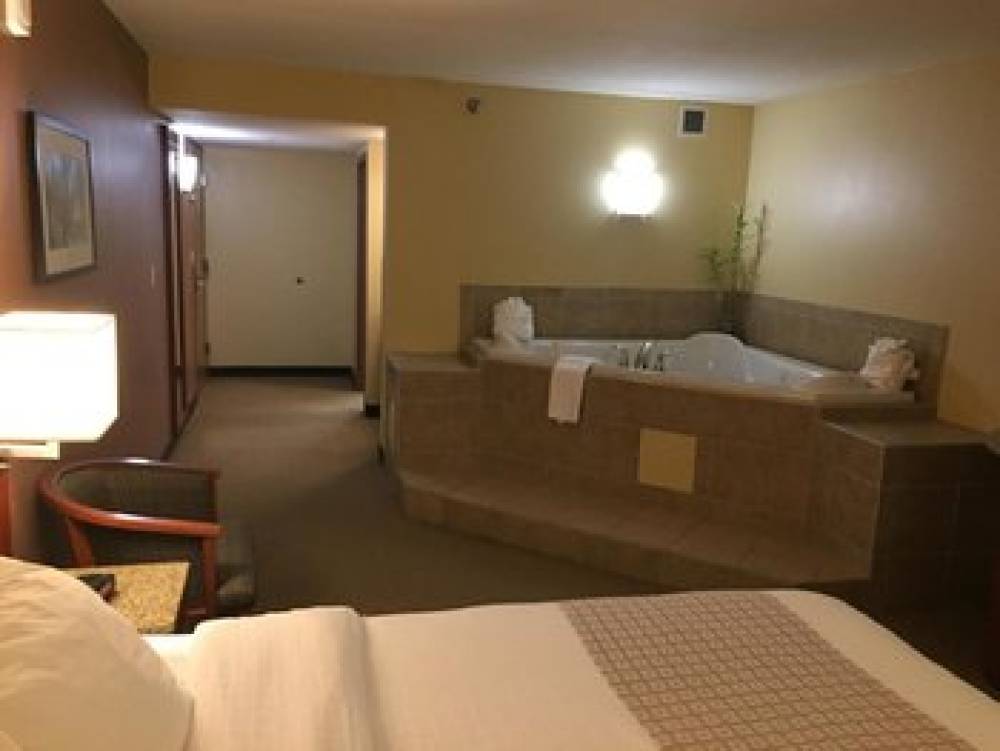 CANAD INNS GRAND FORKS 10