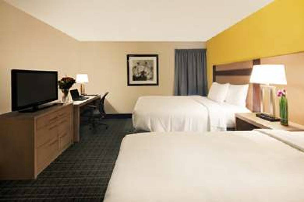 CANADAS BEST VALUE INN TORONTO 7
