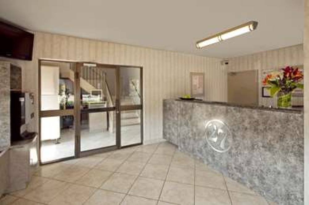 CANADAS BEST VALUE INN TORONTO 3