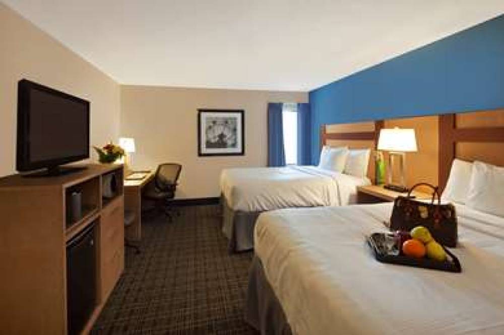 CANADAS BEST VALUE INN TORONTO 8