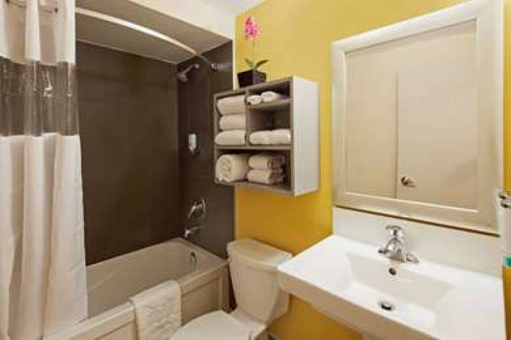 CANADAS BEST VALUE INN TORONTO 10