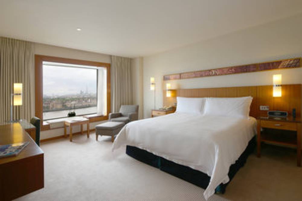 Canary Riverside Plaza Hotel 3