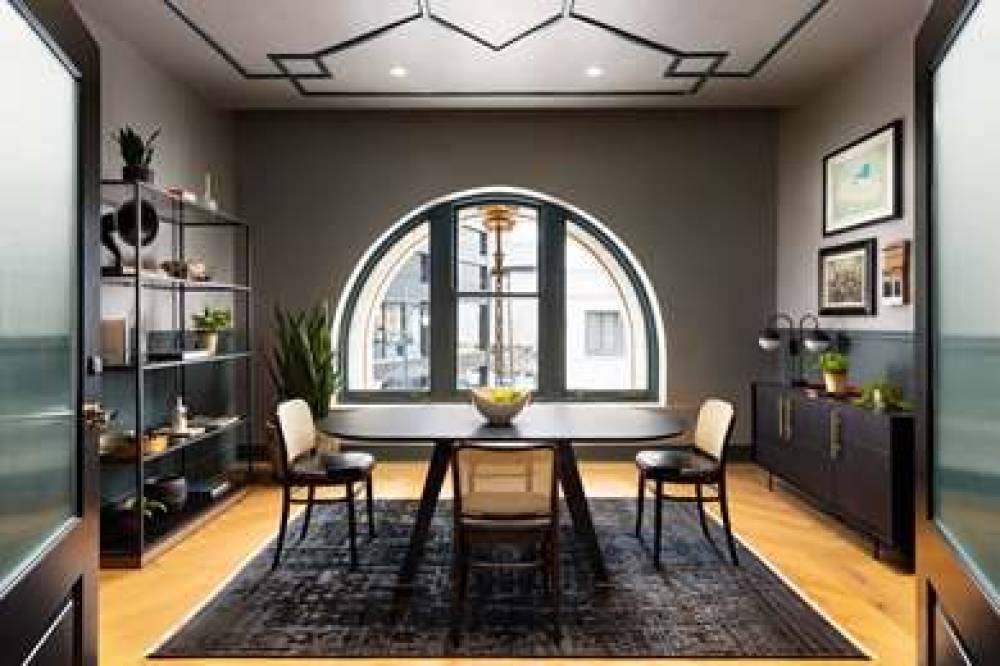 CANDLER HOTEL ATLANTA CURIO BY HLTN 5