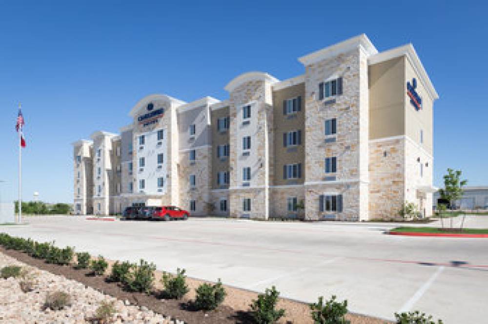 Candlewood Stes Buda