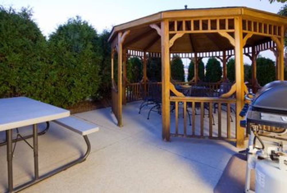 Candlewood Suites APPLETON 4