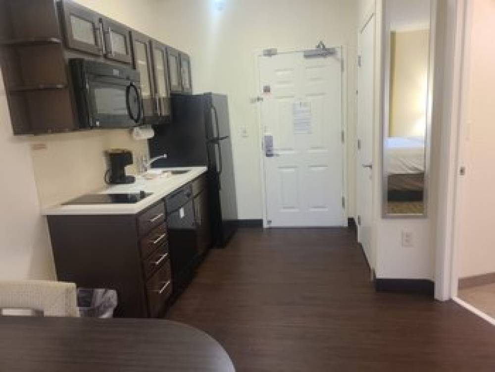 Candlewood Suites BISMARCK 4