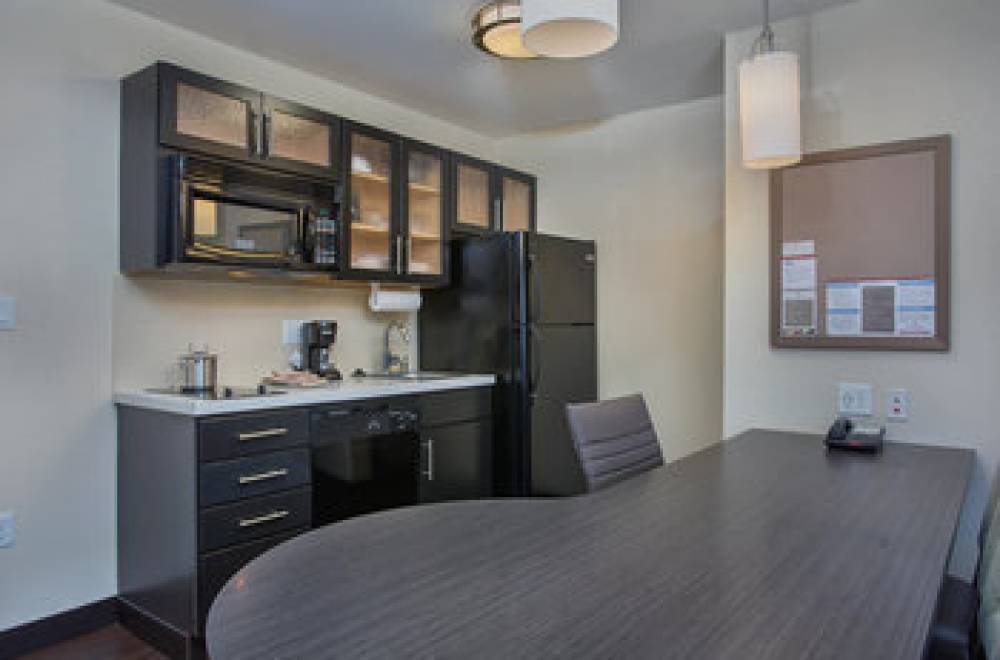 Candlewood Suites BOWLING GREEN  5