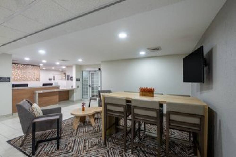 CANDLEWOOD SUITES CHESAPEAKE 6