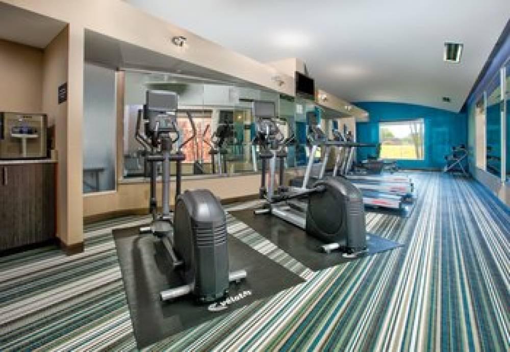 CANDLEWOOD SUITES SOUTH 9