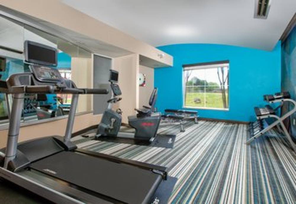 CANDLEWOOD SUITES SOUTH 8
