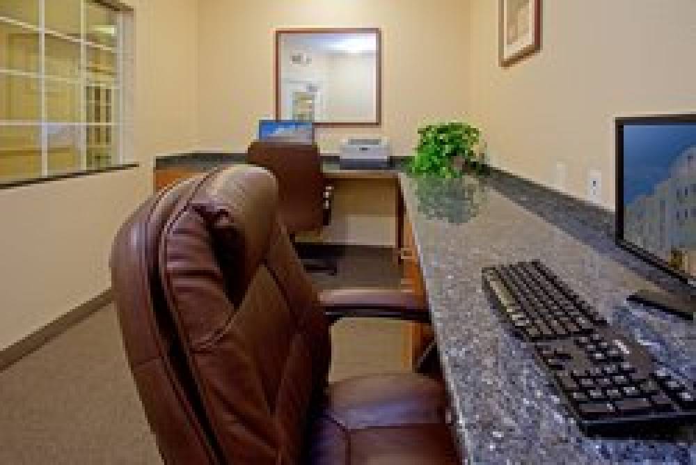 Candlewood Suites LA PORTE 10