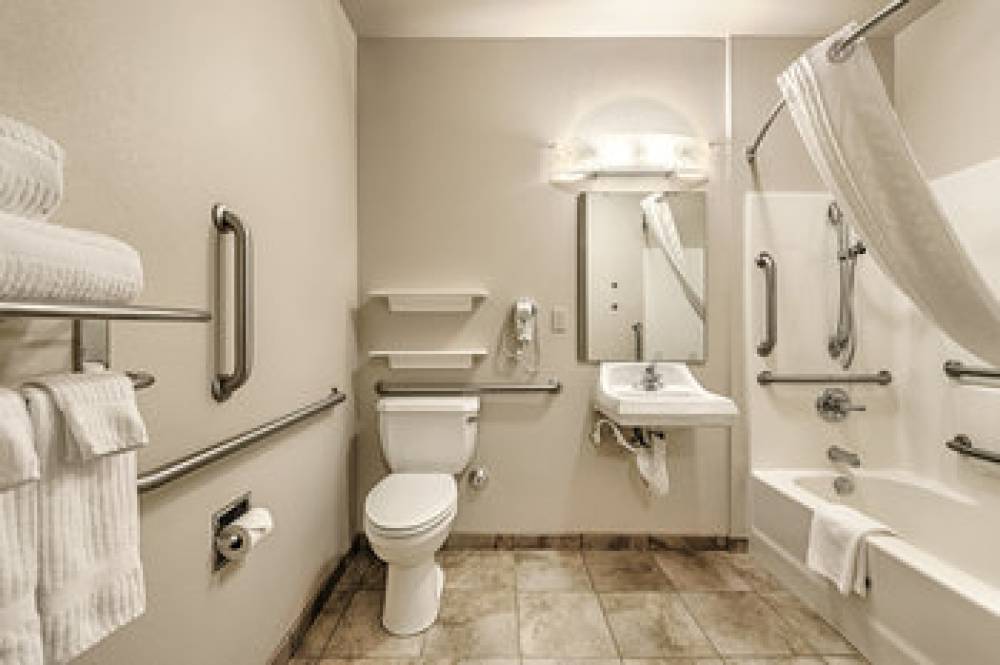 Candlewood Suites OAK HARBOR  9