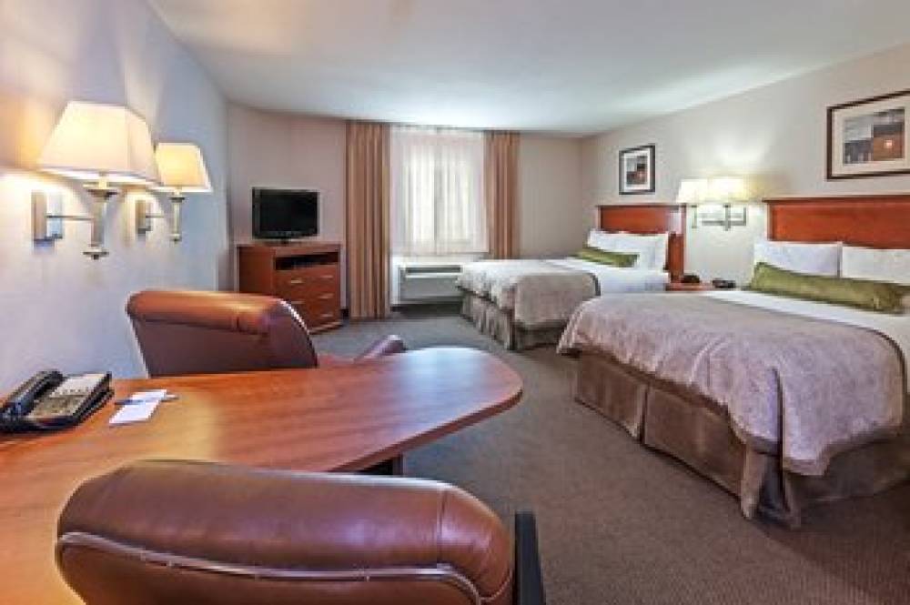 Candlewood Suites PEARLAND 9