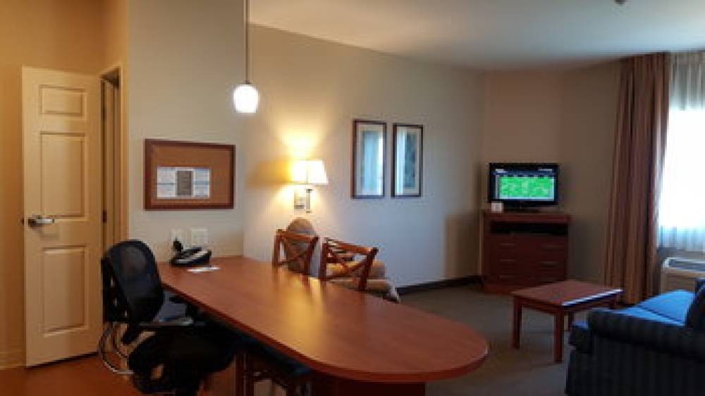 CANDLEWOOD SUITES AIRPORT BY IHG 4