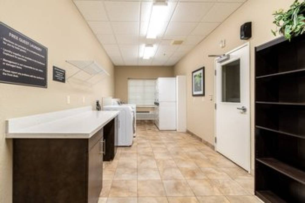 CANDLEWOOD SUITES AIRPORT BY IHG 10