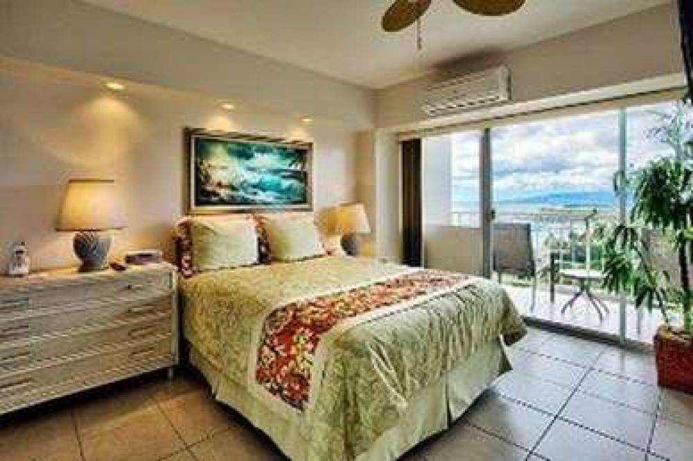 CASTLE WAIKIKI SHORE BEACHFRONT 4