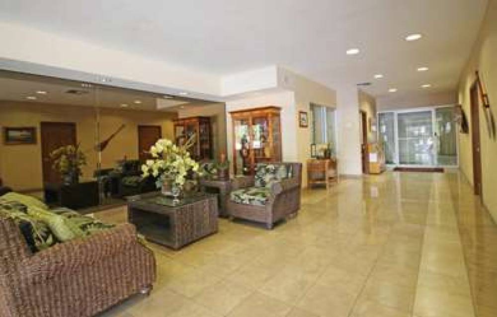 CASTLE WAIKIKI SHORE BEACHFRONT 5