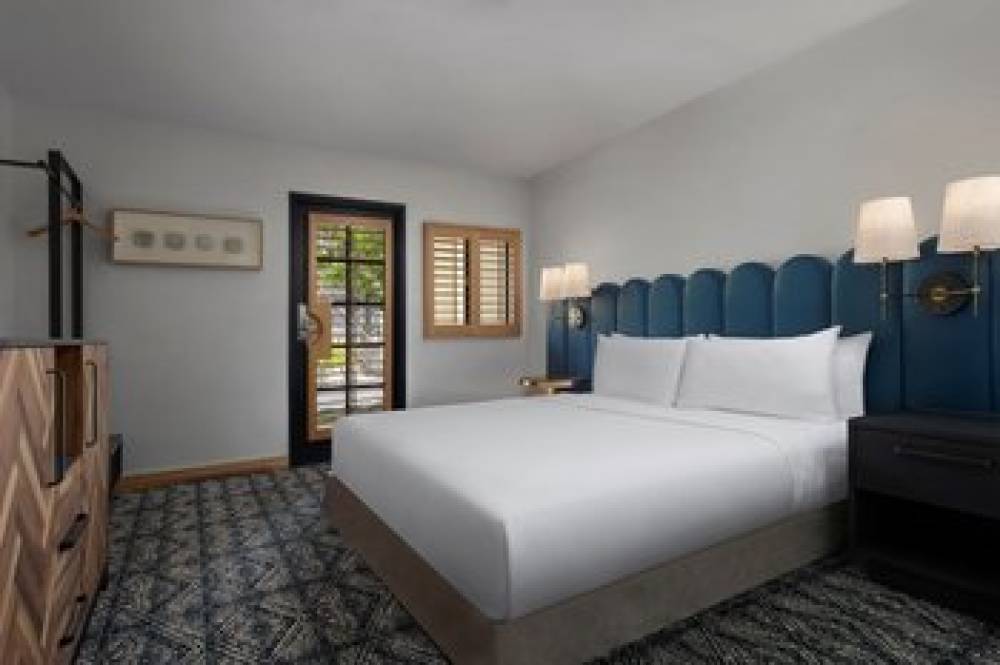 CATALINA CANYON INN 10