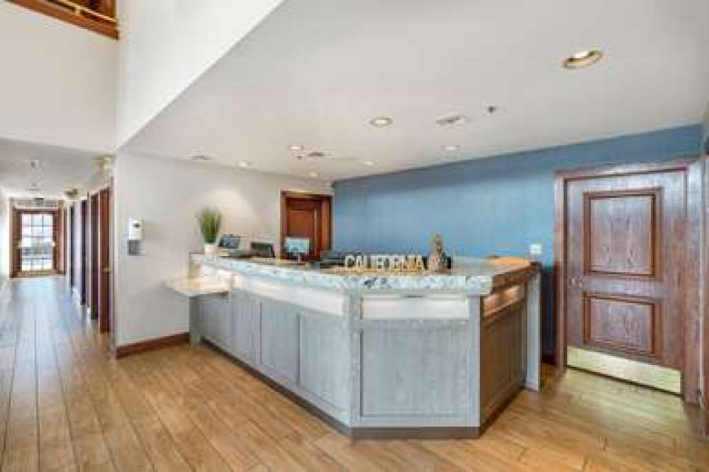 Chase Suite Hotel Brea 9