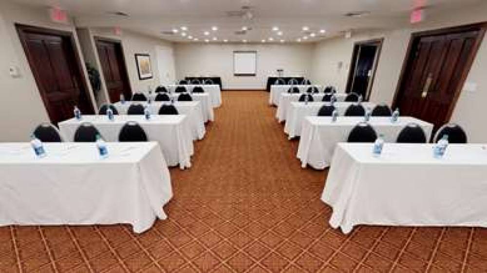 Chase Suite Hotel Newark 8