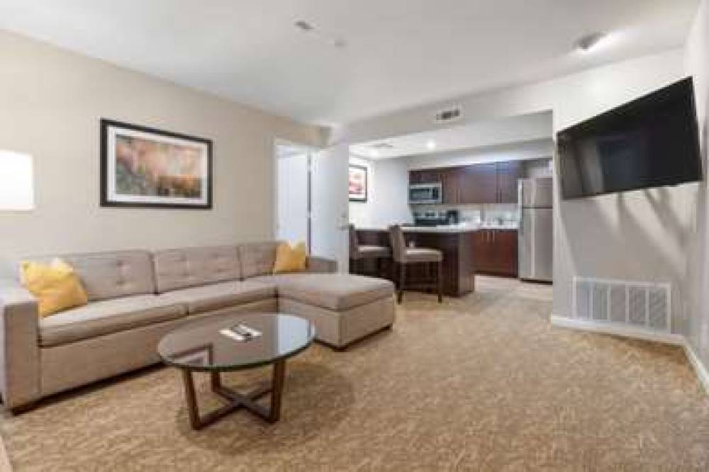 Chase Suite Hotel Newark 5