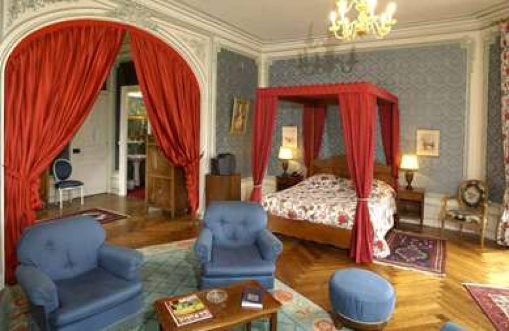 Chateau De L Aubriere 4