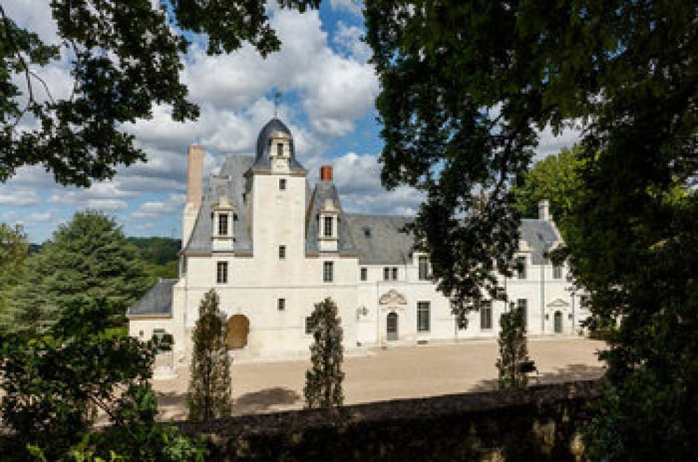 Chateau Louise De La Valliere
