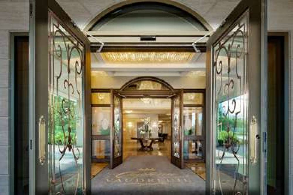 CHATEAU VAUDREUIL HOTEL AND SUITES 1