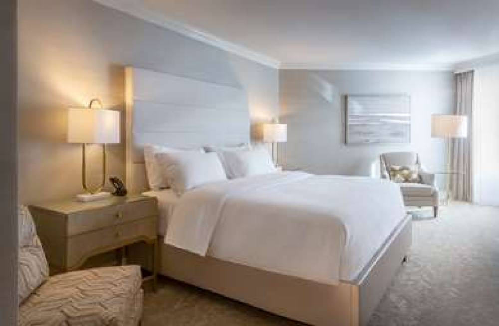CHATEAU VAUDREUIL HOTEL AND SUITES 8
